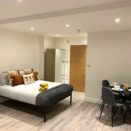 Modern Studio Flat Near Highbury & Islington Station Лондон Екстериор снимка