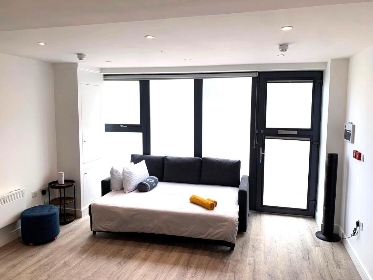 Modern Studio Flat Near Highbury & Islington Station Лондон Екстериор снимка