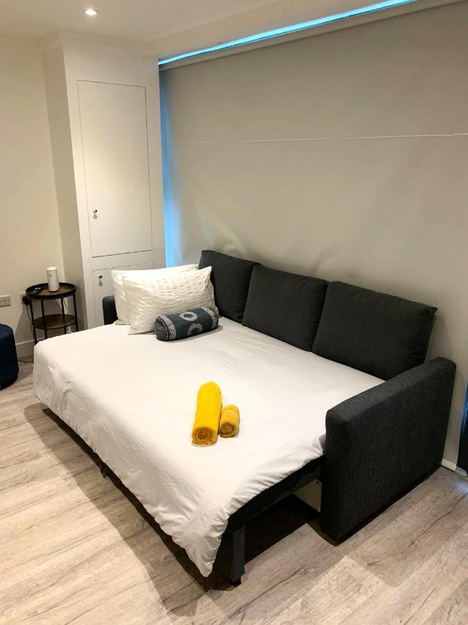 Modern Studio Flat Near Highbury & Islington Station Лондон Екстериор снимка