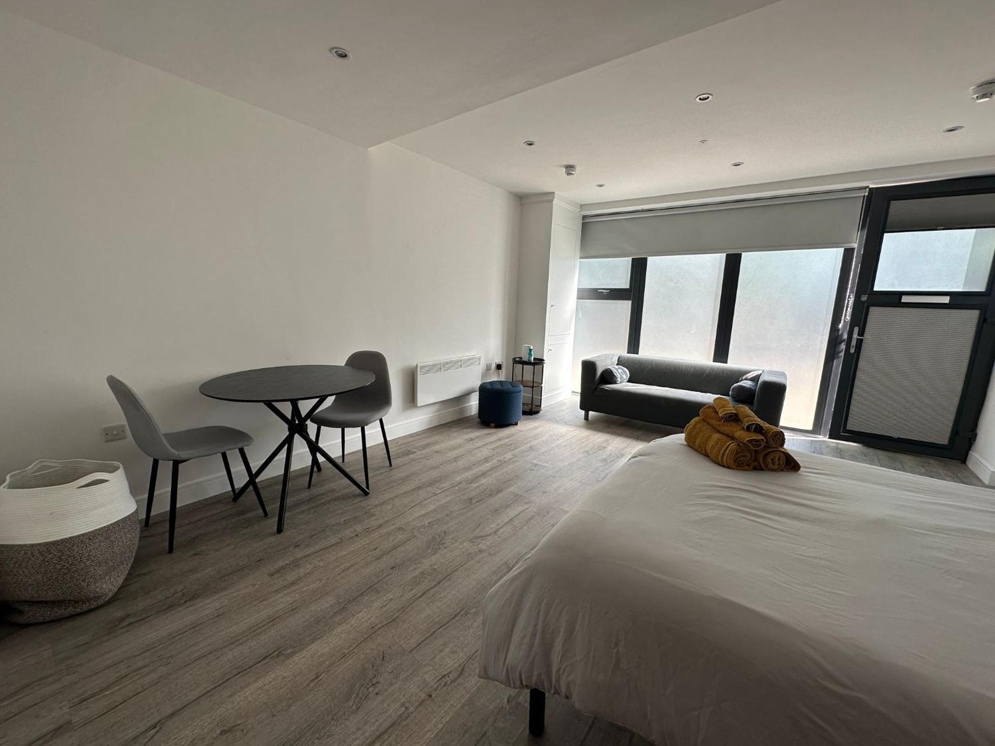 Modern Studio Flat Near Highbury & Islington Station Лондон Екстериор снимка